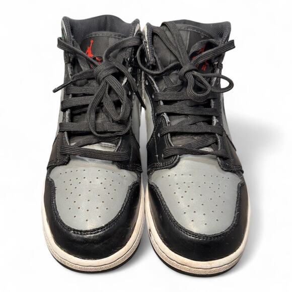 US 7Y Air Jordan 1 Mid “Shadow Red” 554725-096 (Black/Grey) - Picture 1 of 7